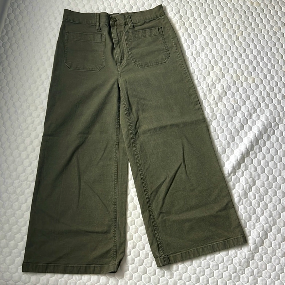 Olive wide leg crop